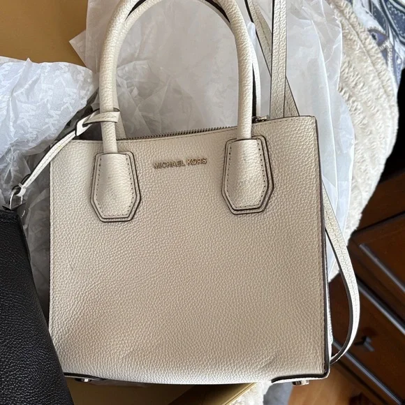 Michael Kors Black and White Satchel Set - Picture 3 of 7